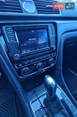 Седан Volkswagen Passat 2017 в 