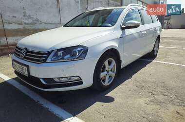 Универсал Volkswagen Passat 2012 в Сумах