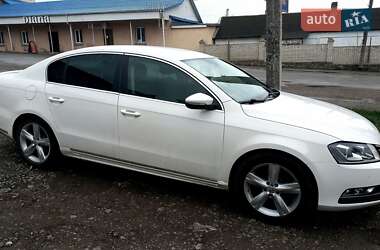 Седан Volkswagen Passat 2014 в Чернівцях