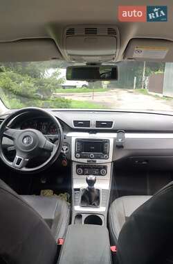Универсал Volkswagen Passat 2011 в 