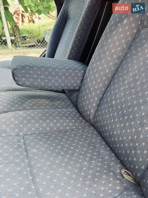 Седан Volkswagen Passat 1996 в Погребище