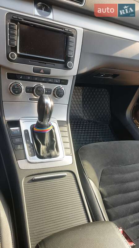 Універсал Volkswagen Passat 2012 в Полонному