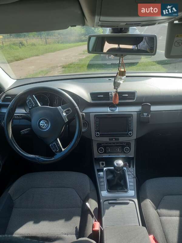 Универсал Volkswagen Passat 2011 в Буче