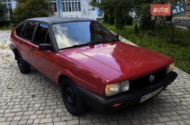 Хэтчбек Volkswagen Passat 1986 в Надворной