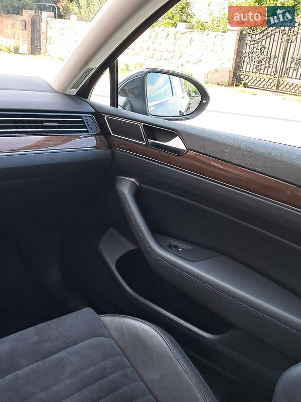 Универсал Volkswagen Passat 2017 в Великой Березовице