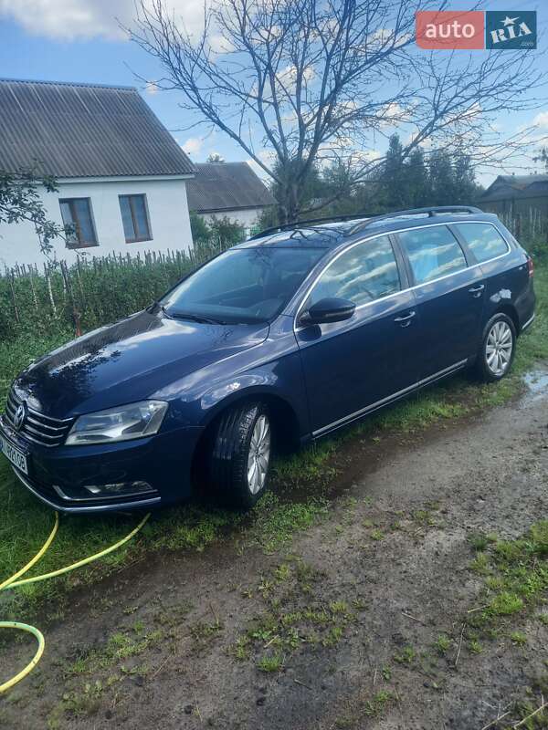 Универсал Volkswagen Passat 2011 в Буче