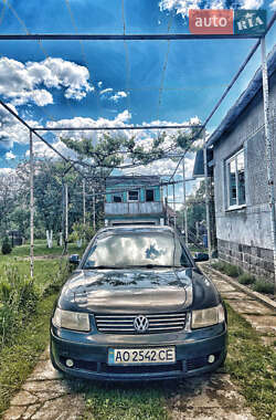 Седан Volkswagen Passat 1998 в Мукачевому
