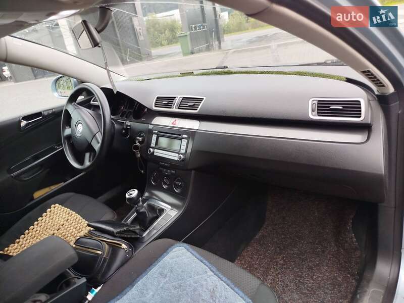 Универсал Volkswagen Passat 2006 в Долине