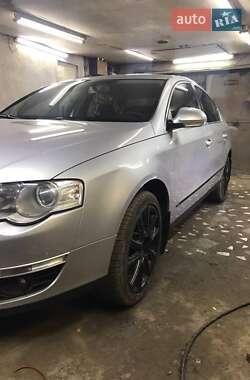 Седан Volkswagen Passat 2008 в Харкові