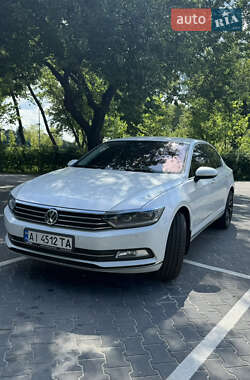 Седан Volkswagen Passat 2018 в Киеве