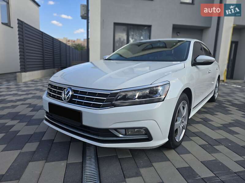 Седан Volkswagen Passat 2018 в Киеве