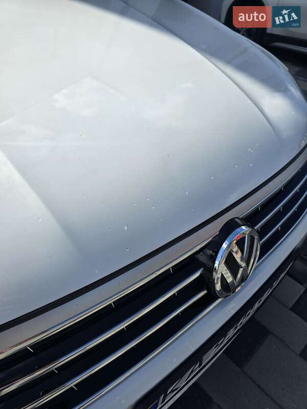 Седан Volkswagen Passat 2018 в Киеве