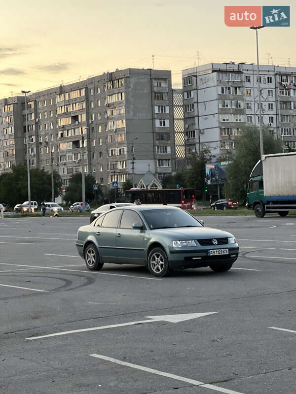 Седан Volkswagen Passat 1998 в Івано-Франківську