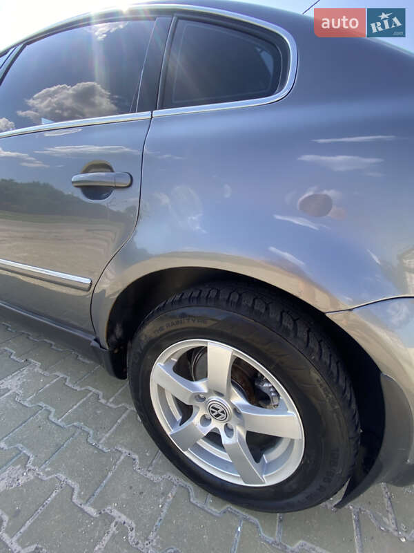 Седан Volkswagen Passat 2005 в Хмельницком