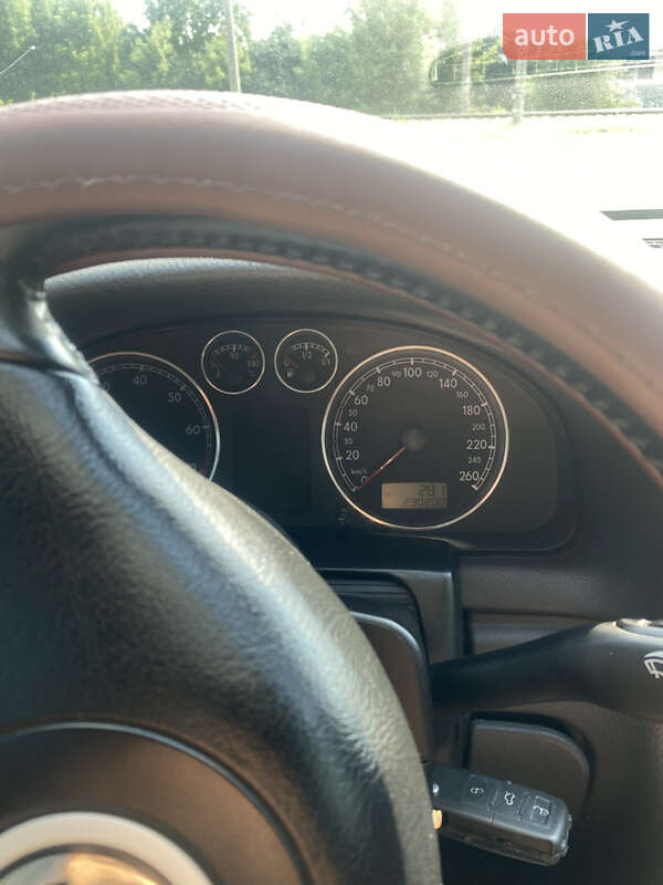 Седан Volkswagen Passat 2005 в Хмельницком