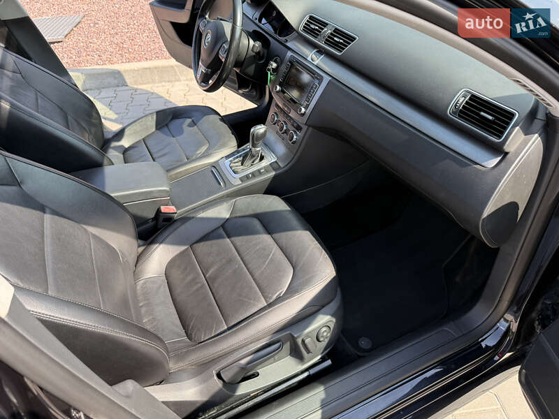 Универсал Volkswagen Passat 2014 в Хмельницком