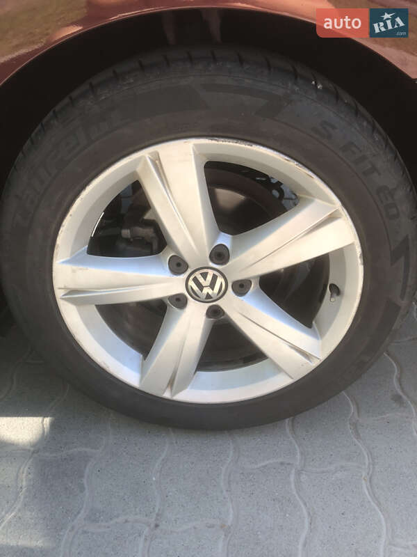 Седан Volkswagen Passat 2012 в Сокалі