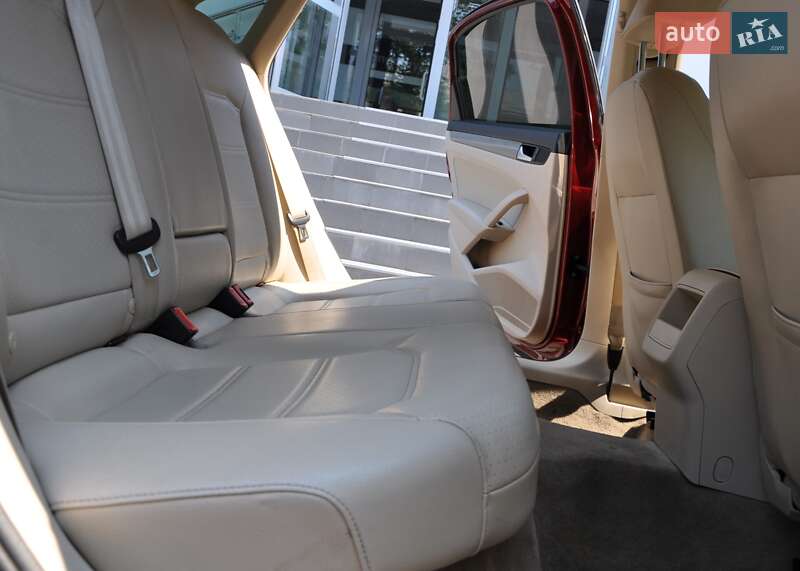 Седан Volkswagen Passat 2015 в Одессе