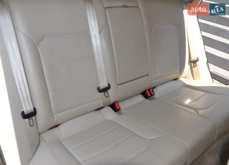 Седан Volkswagen Passat 2015 в Одессе