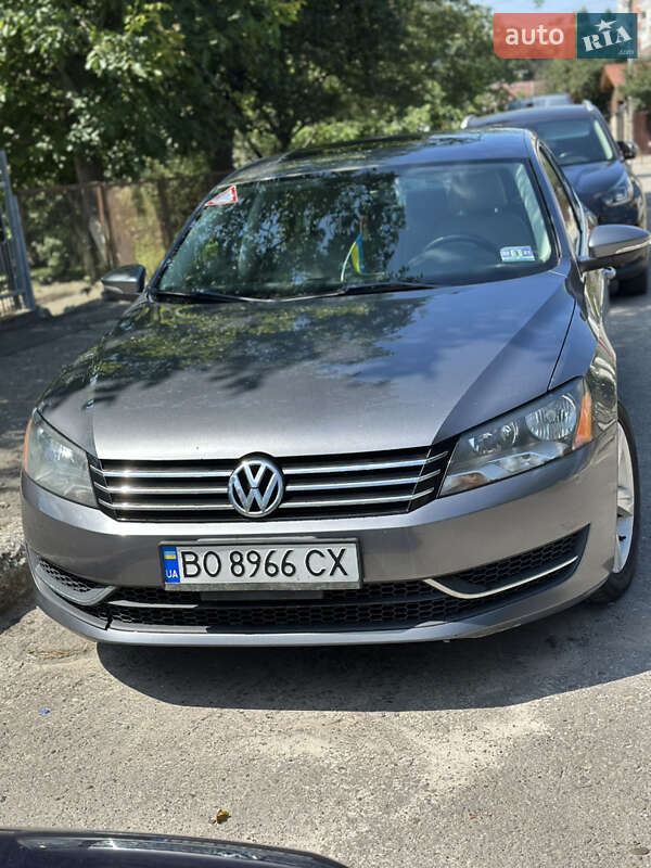 Седан Volkswagen Passat 2011 в Тернополе