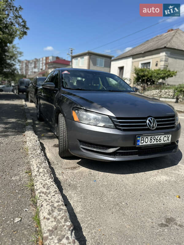 Седан Volkswagen Passat 2011 в Тернополе