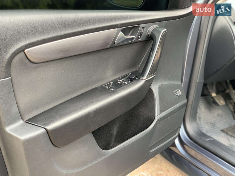 Универсал Volkswagen Passat 2011 в Львове