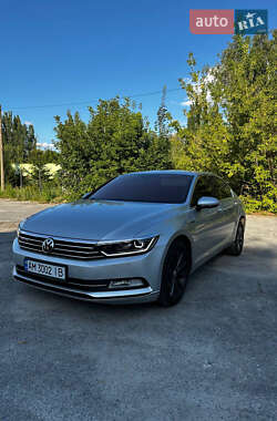 Седан Volkswagen Passat 2015 в Звягеле