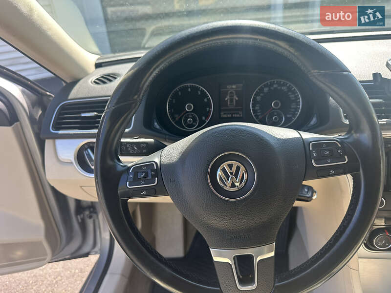 Седан Volkswagen Passat 2013 в Сумах