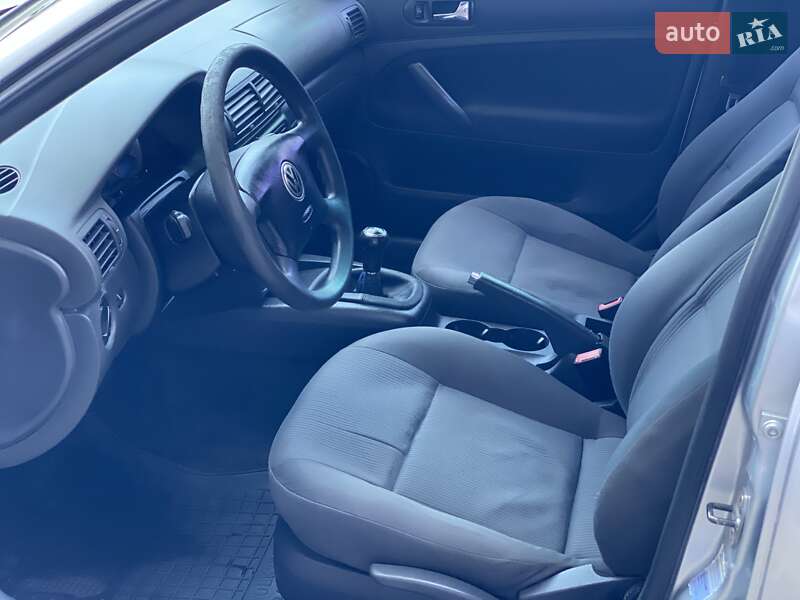 Універсал Volkswagen Passat 2004 в Хмельницькому