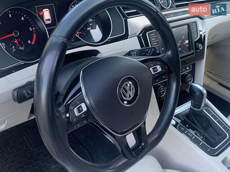 Універсал Volkswagen Passat 2016 в Тячеві