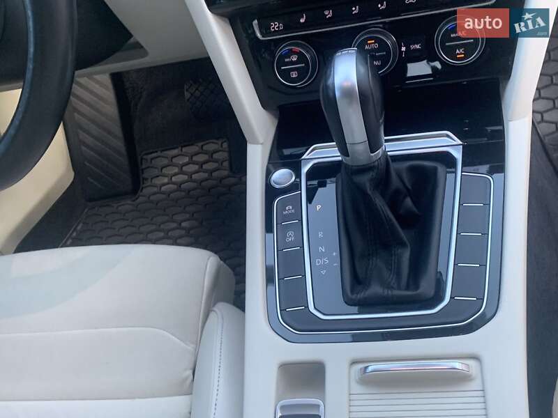 Універсал Volkswagen Passat 2016 в Тячеві