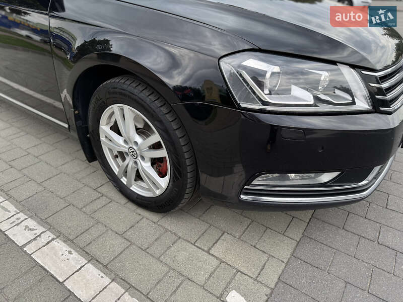 Універсал Volkswagen Passat 2011 в Хмельницькому
