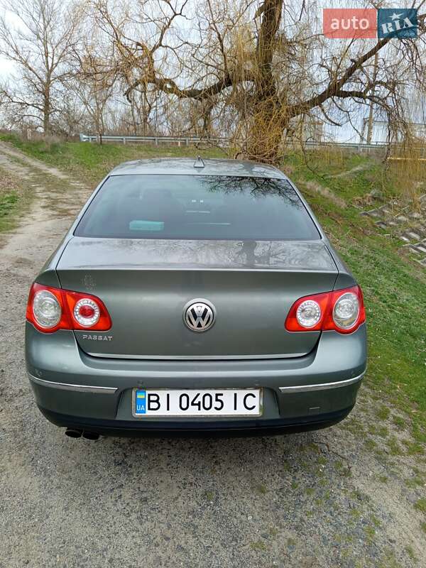 Седан Volkswagen Passat 2005 в Миргороде