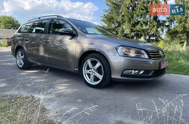 Универсал Volkswagen Passat 2011 в Дубно