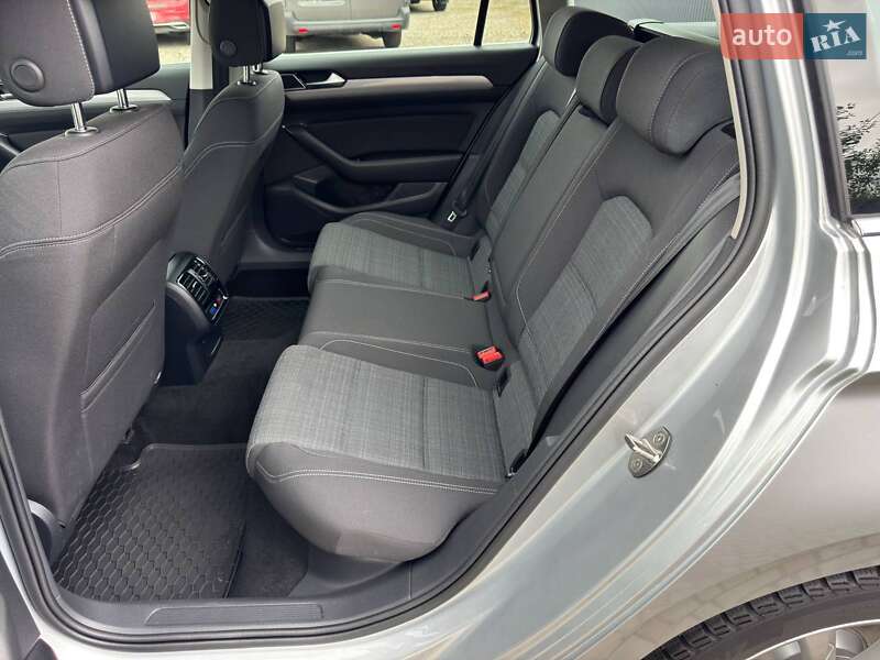 Универсал Volkswagen Passat 2021 в Киеве фото 35 Универсал Volkswagen Passat 2021 в Киеве