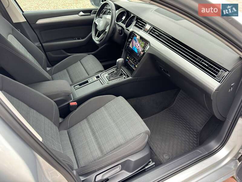 Универсал Volkswagen Passat 2021 в Киеве фото 21 Универсал Volkswagen Passat 2021 в Киеве