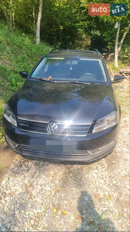 Універсал Volkswagen Passat 2012 в Тернополі
