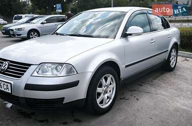 Седан Volkswagen Passat 2004 в Чернігові