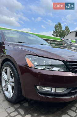 Седан Volkswagen Passat 2013 в Ивано-Франковске