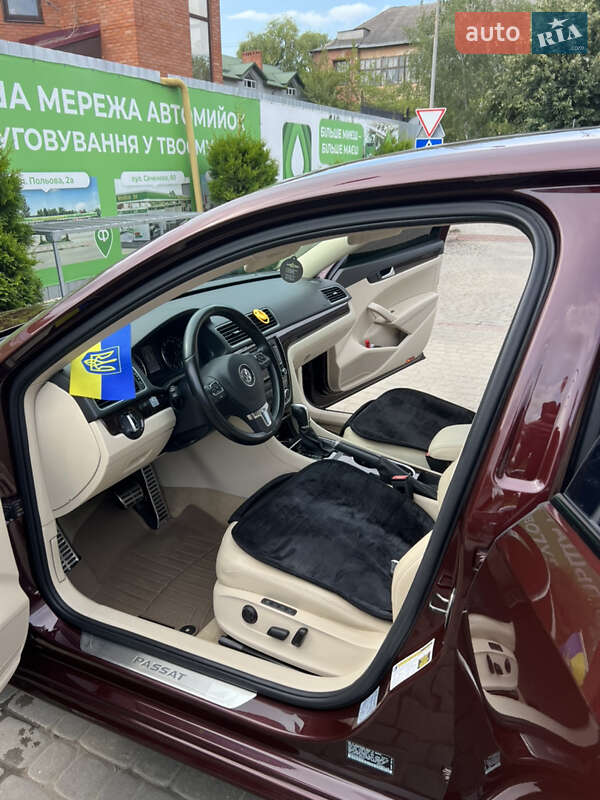 Седан Volkswagen Passat 2013 в Івано-Франківську