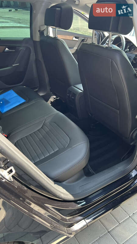 Универсал Volkswagen Passat 2014 в Хмельницком