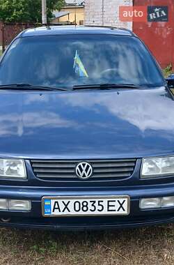 Седан Volkswagen Passat 1994 в Харькове