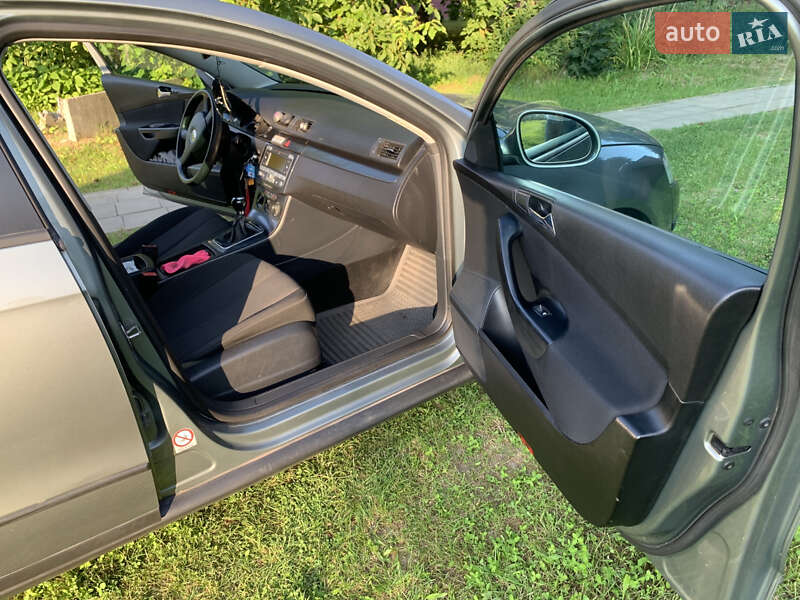 Универсал Volkswagen Passat 2005 в Луцке