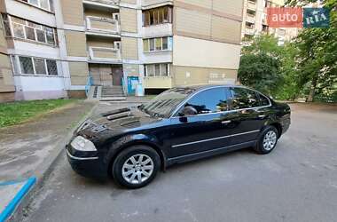 Седан Volkswagen Passat 2005 в Києві