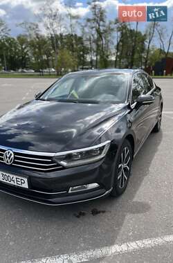 Седан Volkswagen Passat 2018 в Киеве