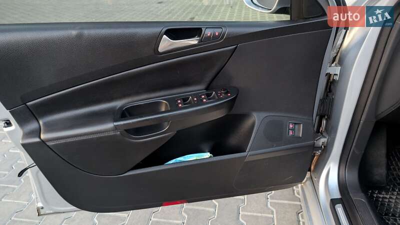 Универсал Volkswagen Passat 2010 в Киеве фото 12 Универсал Volkswagen Passat 2010 в Киеве
