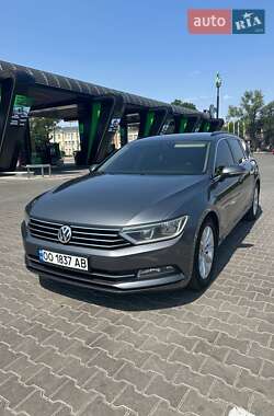 Универсал Volkswagen Passat 2017 в Одессе