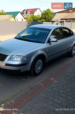 Седан Volkswagen Passat 2001 в 