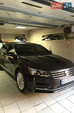 Седан Volkswagen Passat 2016 в Киеве