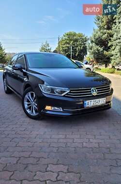 Седан Volkswagen Passat 2017 в Ивано-Франковске